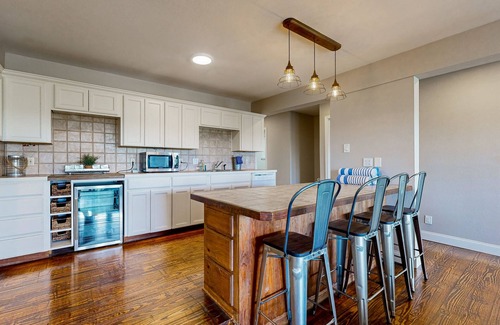 Spicewood House | Ideal Lakefront Retreat with Pool, Tennis & Game Room