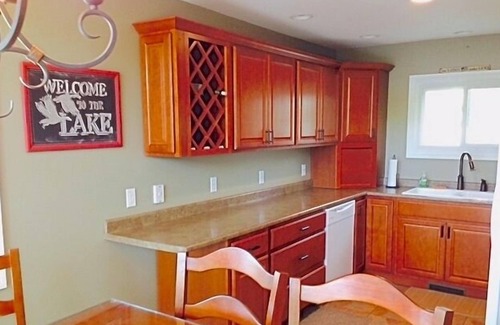 Fountain House | Unwind by the All-Sports Lake Near Ludington's Finest