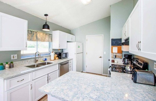 North Fort Myers House | Private Pool Retreat at Horizon Oasis with Lake Views