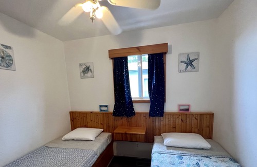 Oscoda Cabin | Spacious Lakefront three bedroom Cabin 4 on Lake Huron