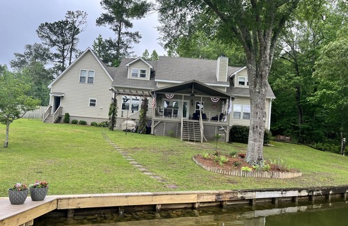 Jacksons' Gap House | Exceptional Lakefront Family Retreat on Beautiful Lake Martin