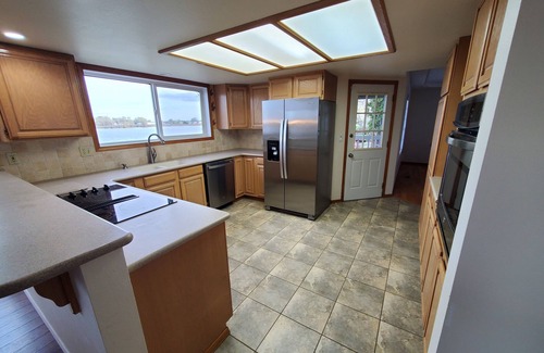 Moses Lake House | Lakehouse Retreat: Private Dock & Family-Friendly Amenities