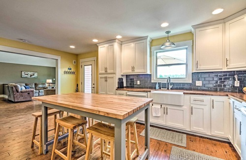 Mammoth Cave House | Ideal Lakehouse Retreat with Pool at Mammoth Cave