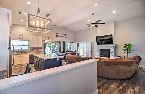North Lakeport House | Unforgettable Lakeport House Steps from Clear Lake with Dock
