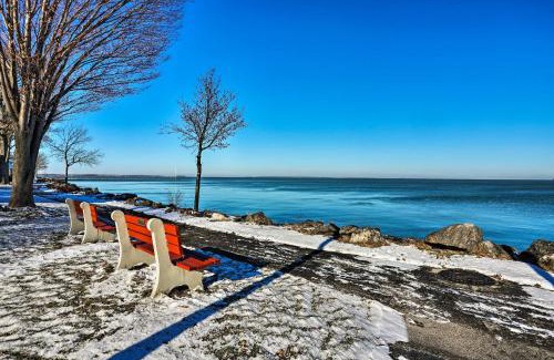Lakeside House | Relaxing Lakeside Cottage Near Marblehead with Spa Access