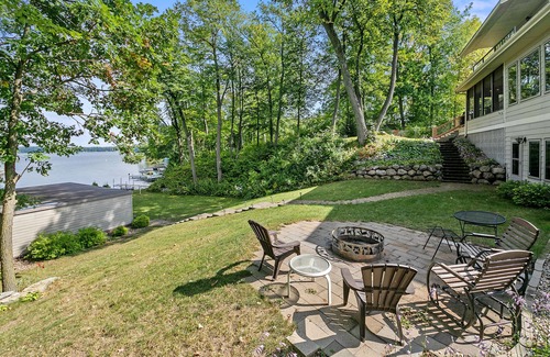 Amery House | Idyllic Lakeside Retreat with Pool and Family Amenities