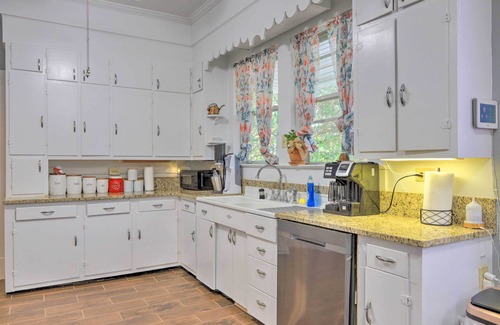 Lanett Cottage | Inviting Lanett Haven with Sunroom & Large Deck Retreat
