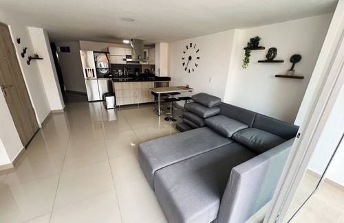 La Castellana Apartment | Spacious Laureles Apt: 3 BR, Balcony, Parking & All Amenities