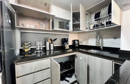 La Castellana Apartment | Spacious Laureles Apt: 3 BR, Balcony, Parking & All Amenities