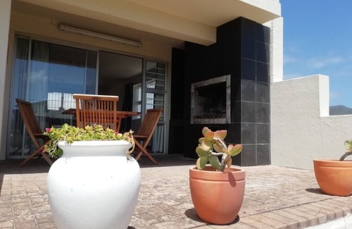 Pringle Bay House | Bright and Coastal Retreat Just Steps from the Beach
