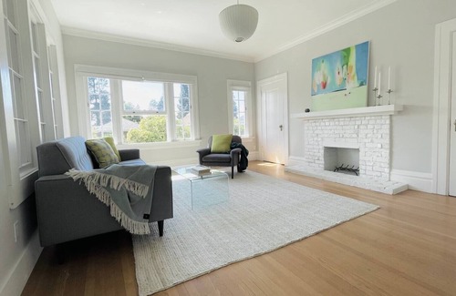 Elmwood Apartment | Bright Flat in Leafy Neighborhood with Pet-Friendly Amenities