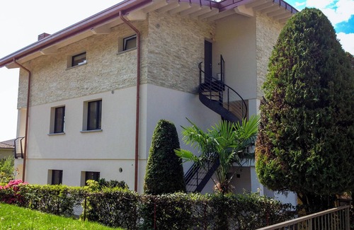 Maccagno Apartment | Bright 2-Room Apartment with Balcony & Lake Views