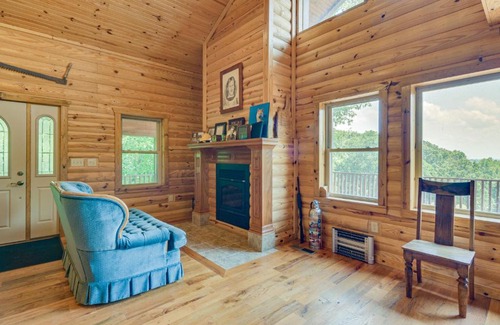 Fairland House | Family-Friendly Log Cabin in Fairland, Steps from Grand Lake
