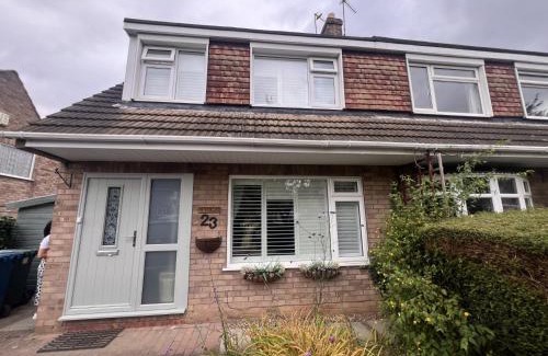 Plumtree House | Ideal 3 Bed House in Keyworth - Perfect for Families & Contractors