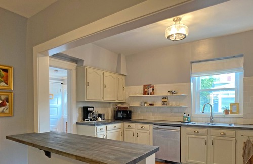 Providence Apartment | Elegant East Side Apartment near Brown - 10/10 Guest Rated