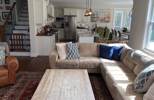 Saratoga Springs House | Elegant Saratoga Track Rental with Ocean View & Pool
