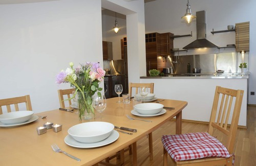 Piasek Południe Apartment | Modern Apartment in Central Krakow - Rated 9.4/10!