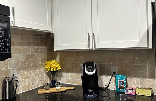 Astrodome Apartment | Premier Apartment near MED-CTR, NRG & Downtown with Pool