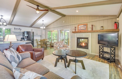 Luck Cabin | Inviting Cabin Retreat on Bone Lake with Deck & Dock