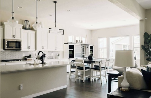 Broomfield House | Spacious Luxury Escape - Game Room & Home Gym