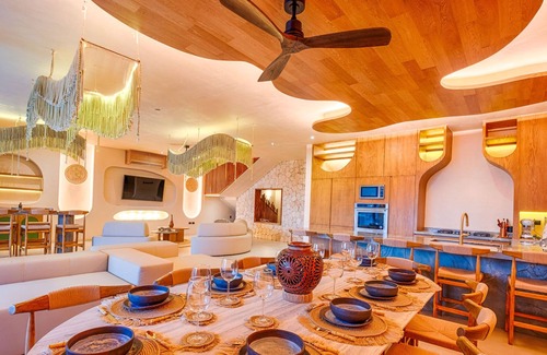 Akumal Villa | Elegant Beachfront Villa with Private Pool near Tulum