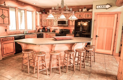 Orson Cabin | Premier Lodge by Ski Resort with Private Lake & Spa