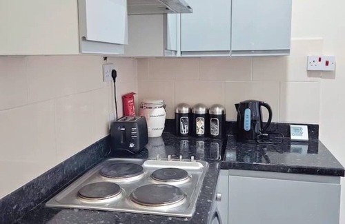 Coventry House | Relaxing Hotel Near City Center with Free Parking & Spa