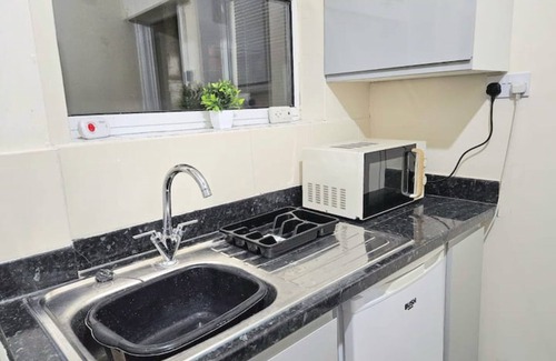 Coventry House | Relaxing Hotel Near City Center with Free Parking & Spa