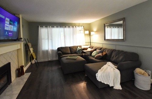 Rochester House | Elegant Escape Near Mayo Clinic - Family-Friendly Stay