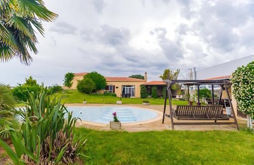 Alexandroupoli Villa | Spacious Luxury Villa with Private Pool & Lush Gardens Close to City & Beach