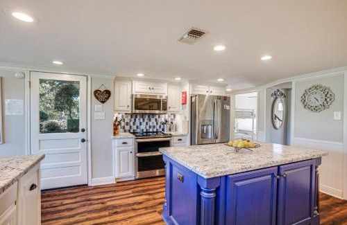 Madisonville House | Inviting Madisonville Estate with Scenic Grill and Pond Views