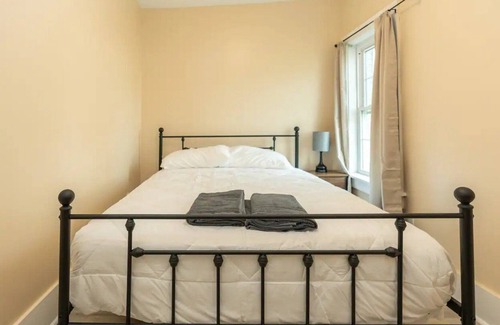 West Brookfield Apartment | Pet-Friendly Apartment Retreat in Massachusetts