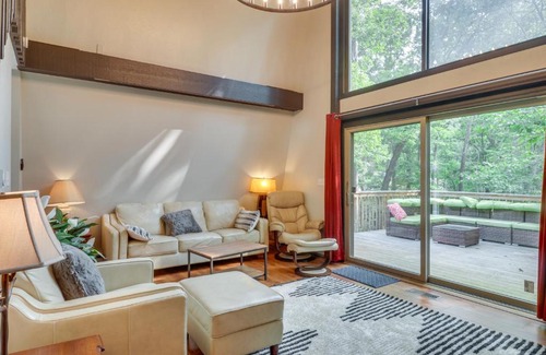 Massanutten House | Comfortable Massanutten Retreat with Hot Tub & Games