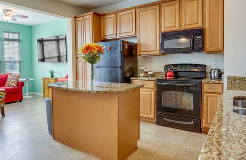 Mechanicsville House | Top-Rated Mechanicsville Townhome with Balcony & Spa
