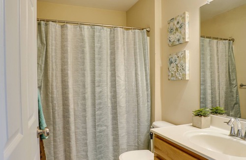 Mechanicsville House | Top-Rated Mechanicsville Townhome with Balcony & Spa