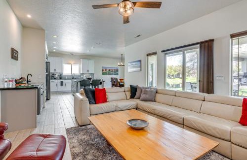 Mesquite House | Relaxing Mesquite Getaway - Steps from the Golf Course