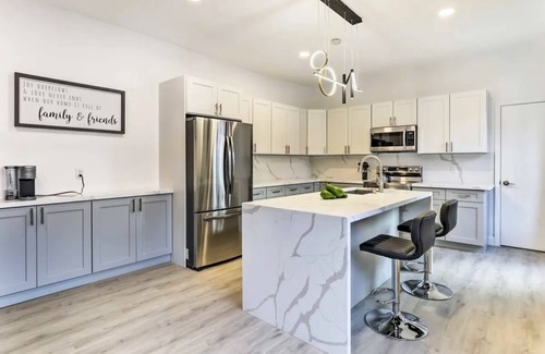 Allapattah House | Top-Rated Miami Escape with Spa & Family Amenities!