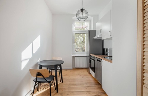 Mitte Apartment | Cozy Mitte 2BR Near Humboldthain - Pet & Child Friendly!