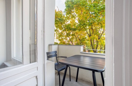 Mitte Apartment | Cozy Mitte 2BR Near Humboldthain - Pet & Child Friendly!