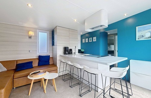 Jullouville-les-Pins House | Cozy Mobil-home in Jullouville with Ocean View and Pool