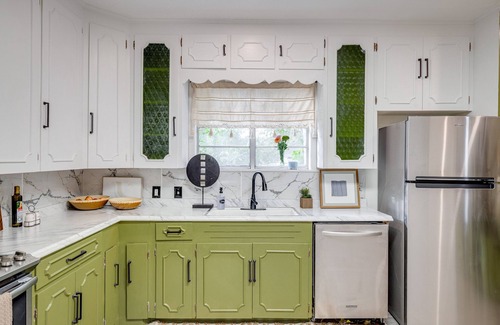 Bastrop House | Modern 2-Bedroom Home with Free Parking in Medical District
