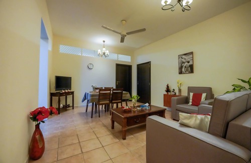 Dubai Condo | Modern 3BR Retreat in Dubai's Heart with Breakfast Included
