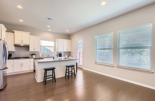 Cedar Park House | Spacious, Modern 4bd house with yard in tranquil Cedar Park near Avery Ranch