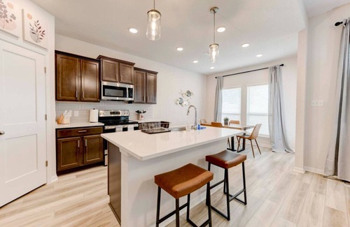 Troy House | Spacious Modern 5 beds House in Troy