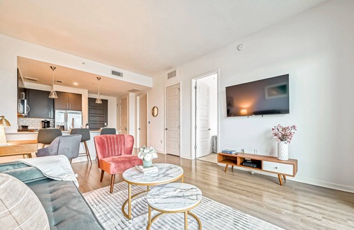Texas Medical Center Apartment | Modern Apartment Near Texas Medical Center with Pool Access