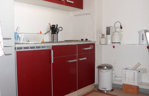 Schoeneberg Apartment | Modern Apartment in Central Location with Kitchen & Breakfast