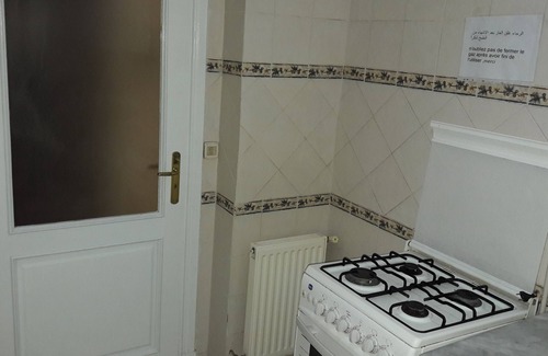 Cite Les Palmeraies Apartment | Modern Retreat with Kitchen, Pet-Friendly & Breakfast Options