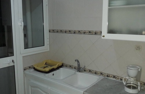 Cite Les Palmeraies Apartment | Modern Retreat with Kitchen, Pet-Friendly & Breakfast Options