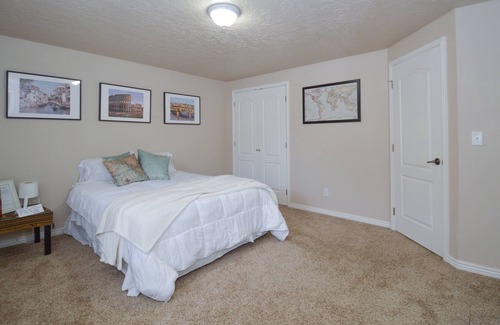 Tremonton House | Spacious Modern Basement with Private Entrance