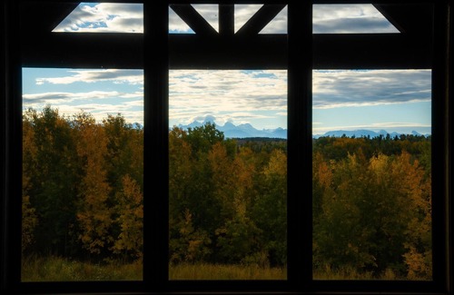 Ashton Cabin | Modern Cabin Retreat with 4 Suites, Hot Tub & Spa